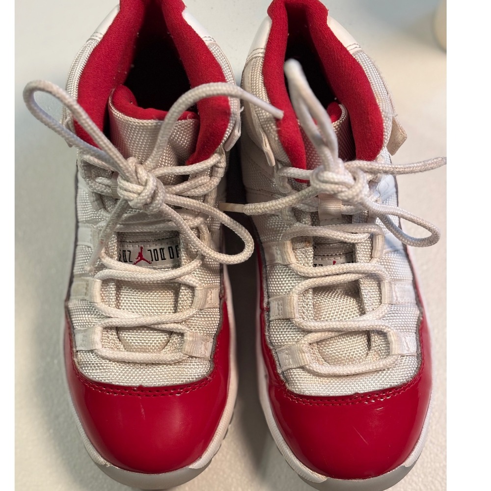 Nike Air‎ Jordan 11 Retro Cherry White Red Patent Leather Youth GS Shoes 1Y EUC - Picture 2 of 13